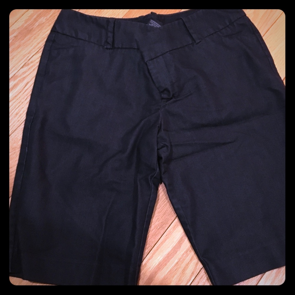 Black Bermuda short